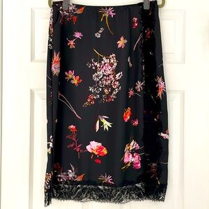 Stunning, Victoria’s Secret, midi skirt, size large